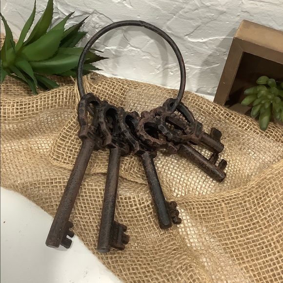 Other - 🔵Novelty Vintage Inspired Skeleton Keys Cast Iron